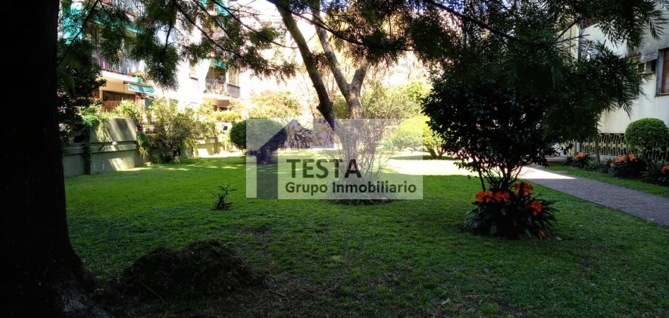 UN HOGAR IDEAL. AMPLIO. MUY LUMINOSO. COCINA COMEDOR CON LAVADERO. BALCON. BAULERA. PARQUE. SEGURIDAD. HERMOSO ENTORNO DE TRANQUILIDAD Y CONTACTO CON LA NATURALEZA. (Se percibe la calidez de Hogar)