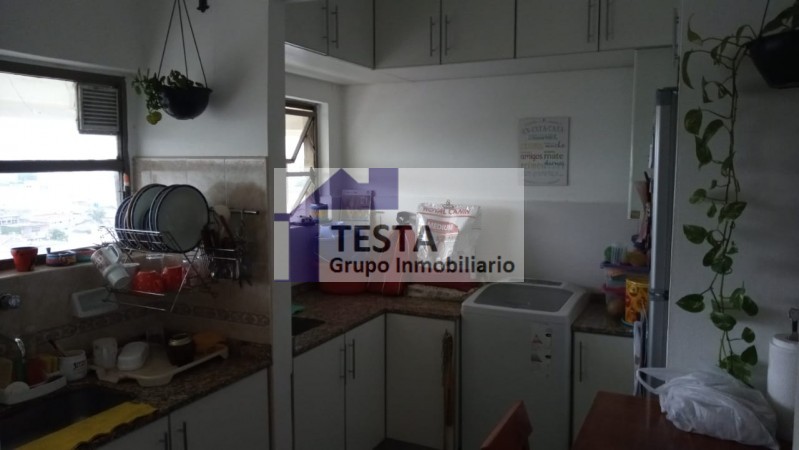 UN HOGAR IDEAL. AMPLIO. MUY LUMINOSO. COCINA COMEDOR CON LAVADERO. BALCON. BAULERA. PARQUE. SEGURIDAD. HERMOSO ENTORNO DE TRANQUILIDAD Y CONTACTO CON LA NATURALEZA. (Se percibe la calidez de Hogar)
