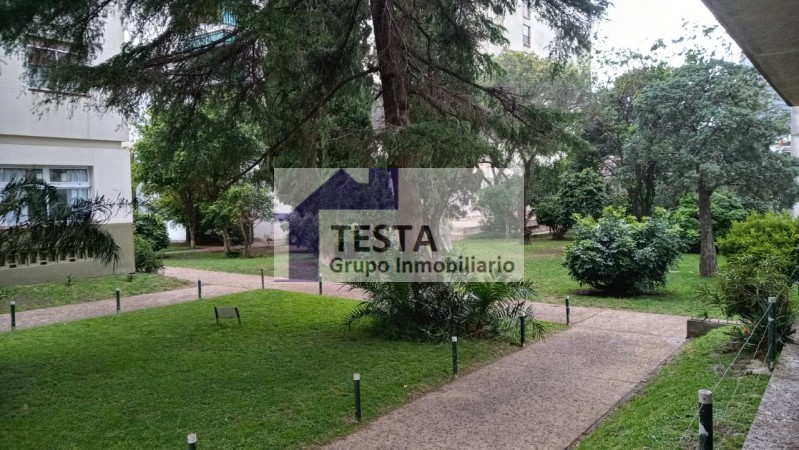 UN HOGAR IDEAL. AMPLIO. MUY LUMINOSO. COCINA COMEDOR CON LAVADERO. BALCON. BAULERA. PARQUE. SEGURIDAD. HERMOSO ENTORNO DE TRANQUILIDAD Y CONTACTO CON LA NATURALEZA. (Se percibe la calidez de Hogar)