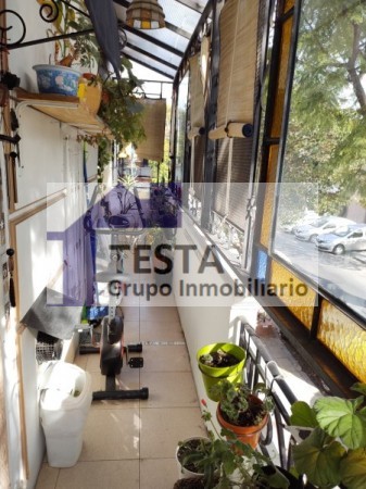 DEPARTAMENTO TIPO CASA DE 3 AMBIENTES, SIN EXPENSAS, CON BALCON. VILLA DEVOTO.