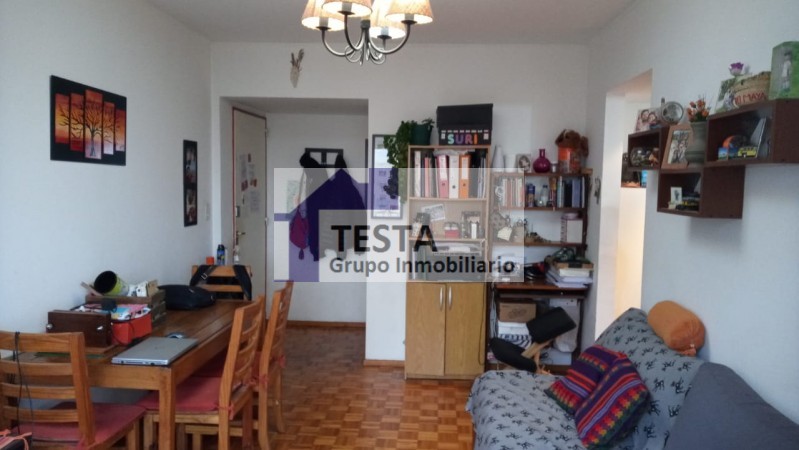 UN HOGAR IDEAL. AMPLIO. MUY LUMINOSO. COCINA COMEDOR CON LAVADERO. BALCON. BAULERA. PARQUE. SEGURIDAD. HERMOSO ENTORNO DE TRANQUILIDAD Y CONTACTO CON LA NATURALEZA. (Se percibe la calidez de Hogar)