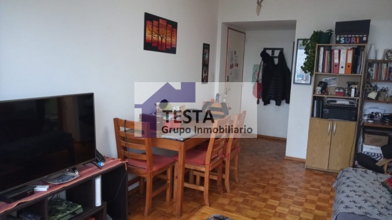 UN HOGAR IDEAL. AMPLIO. MUY LUMINOSO. COCINA COMEDOR CON LAVADERO. BALCON. BAULERA. PARQUE. SEGURIDAD. HERMOSO ENTORNO DE TRANQUILIDAD Y CONTACTO CON LA NATURALEZA. (Se percibe la calidez de Hogar)
